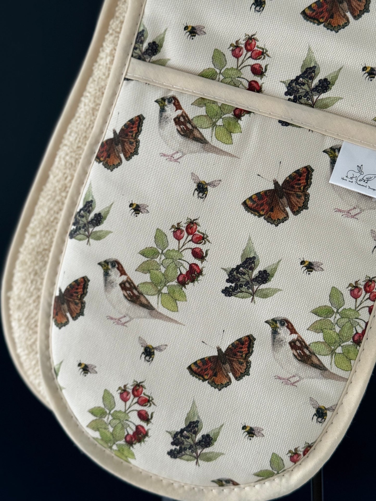 Autumn Hedgerow Double Oven Glove