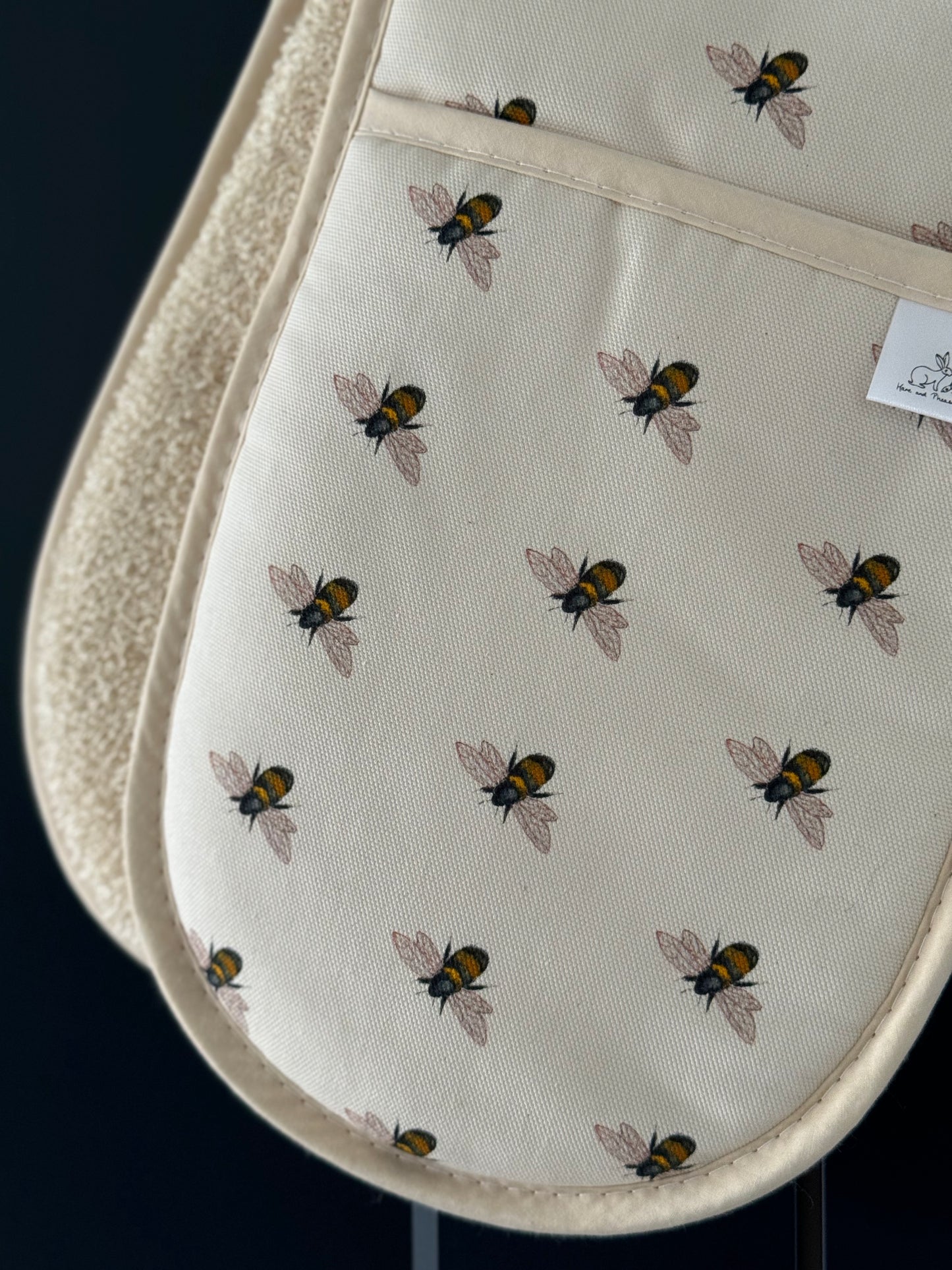 Beautiful Bees Double Oven Glove