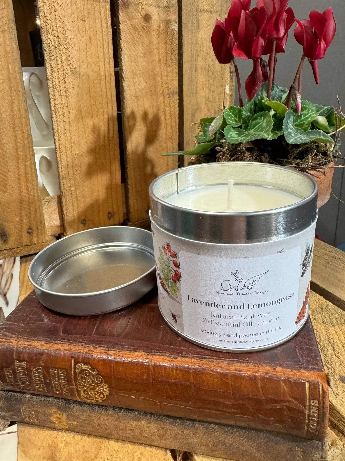 Lavender and Lemongrass Candle in a Tin, Hand Poured in the UK - Hare and Pheasant Designs